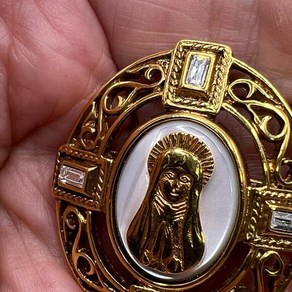 Vintage Vatican Library Mother of Pearl Mary Brooch Baguette Rhinestone Jewelry - Picture 3 of 8